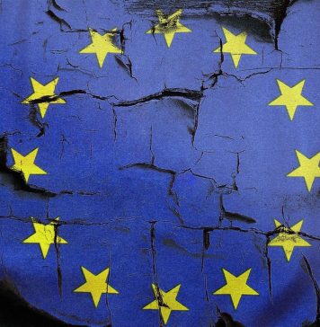 „Societatea europeană este în colaps. Industria se autodistruge prin agende toxice, micul întreprinzător e sufocat de multinaționale. Tinerii nu mai au vise antreprenoriale, n-au alte aspirații decât să tragă un City-break în Bahamas, lumea e demoralizată în masă, ura se cultivă mai ceva decât marijuana în Columbia”, spune jurnalistul Marius Ghilezan