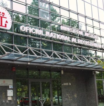 VIDEO/ Protest spontan la Registrul Comerţului Bucureşti. Activitatea cu publicul este suspendată