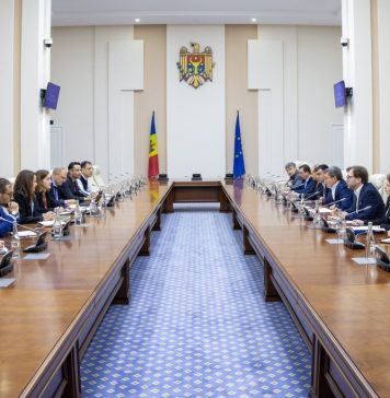 Chișinău: Prioritățile Guvernului de creștere economică, discutate de prim-ministrul Dorin Recean și misiunea Fondului Monetar Internațional