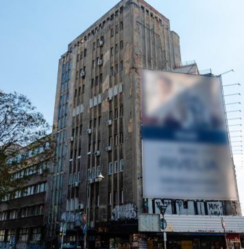 Proprietarii emblematicului bloc ARO din Capitală și-au dat acordul pentru consolidarea clădirii