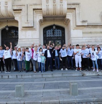 PUSL: Cu Cristian Popescu Piedone, viitorul primar general, la pas prin sectorul 6, unde candidează, pentru scaunul de primar, colegul nostru Bogdan Pintileasa