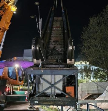 Lucrările pentru schimbarea scărilor rulante de la Universitate avansează