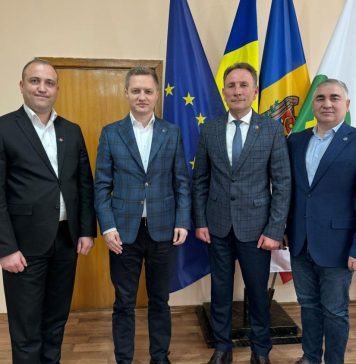 Secretarul de stat al Departamentului pentru Relația cu Republica Moldova, Adrian Dupu, i-a asigurat pe reprezentanții autorităților publice locale Rezina de suportul continuu oferit de DRRM pentru proiectele educaționale, culturale, și nu numai