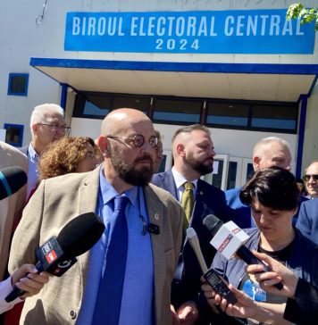 VIDEO PUSL și-a depus lista candidaților la europarlamentare. Cristian Popescu Piedone: Voi începe campania, ce ați văzut până acum a fost doar antrenament