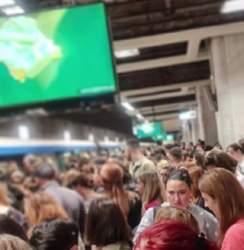 Incident la metrou, la Piața Unirii. Toți călătorii au fost evacuați dintr-un tren – VIDEO