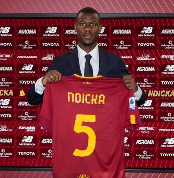 Fundaşul Evan Ndicka (AS Roma) a primit acordul medicilor pentru reluarea antrenamentelor