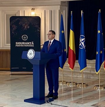 „Dacă leadershipul SRI admite public că știe și anchetează activitățile suspecte ale unor foști angajați și nu se întîmplă, totuși, nimic, nu există loc decît pentru o singură ipoteză. Anumite personaje grele din intelligence beneficiază de o protecție specială, care îi face imuni. O protecție furnizată, în numele unor servicii făcute cîndva, de la vîrful statului nostru. Sau al altui stat”, scrie jurnalistul Bogdan Tiberiu Iacob