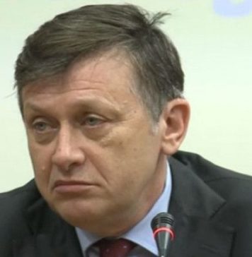 Crin Antonescu: „Văd în Cîrstoiu pasiune, văd în el optimism, văd energia de a spune că poate face ceva, ceea ce lipsește la decidenții politici de ieri, de azi și de mâine”
