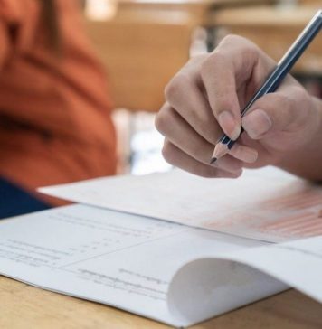 Romanian students, below average in knowledge and civic thinking (ICCS report)