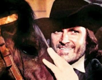 Cristian Popescu Piedone: Mărgelatule, hai că poți! Iartă-ne și fă-te bine! Iartă-ne și mai bucură-ne măcar încă un veac, Cavalere!