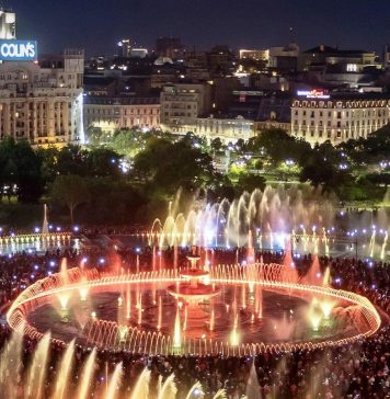 Fântânile urbane din centrul Capitalei oferă din nou spectacolele de apă, muzică și lumini
