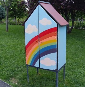 Au fost readuse minibibliotecile în parcurile din Sectorul 6