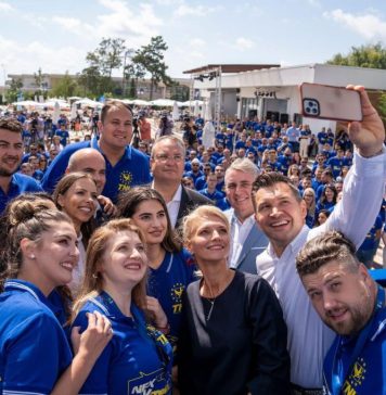 Nicolae Ciucă: Astăzi, de Ziua Națională a Tineretului, îi celebrăm pe cei aflați la începutul drumului în viață