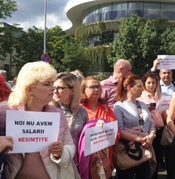 Un nou protest spontan al angajaților din Guvern