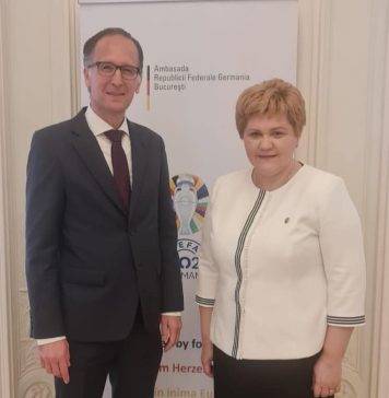Oana Marciana Ozmen (PNL), la recepția organizată la reședința Excelenței Sale, domnul dr. Peer Gebauer, Ambasadorul Republicii Federale Germania cu ocazia Zilei Prieteniei dintre România și Republica Federală Germania