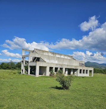 Adrian Zorlescu, candidat AUR la Președinția CJ Gorj: Corupția și incompetența sunt rădăcinile putrede ale politicii din județul Gorj, iar la Peștișani, stadionul de la Frâncești este doar vârful icebergului în acest peisaj al dezolării