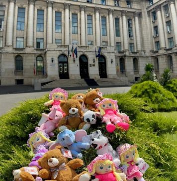 Mii de copii participă la Ziua Porţilor Deschise la Ministerul Afacerilor Interne