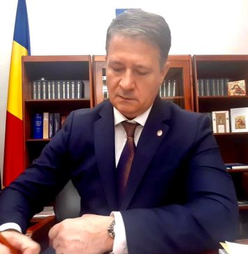 Deputatul AUR Antonio Andruşceac, către angajații Parlamentului: Singurii care muncesc în Parlament acum sunteţi dumneavoastră, că parlamentarii ştiu doar drumul până la casierie
