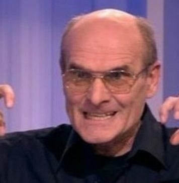 George Simion: CTP, jurnalistul care se vede înconjurat numai de „Putini”, sunt peste tot în jurul lui; ia spuneţi d-le ziarist, câţi Putini sunt în acest moment în cameră lângă dvs? Câţi Vladimiri v-au vorbit noaptea, la colţul patului?