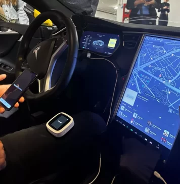 Plata cu cardul în taxi. Parteneriat între Meridian și Revolut Business