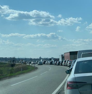 Plecat la Iași, la o întâlnire cu oamenii de afaceri locali, Ciolacu a rămas blocat în trafic, pe podul Iloaiei