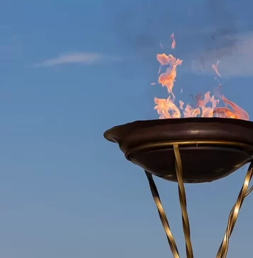 Flacăra olimpică, pe covorul roşu al Festivalului de la Cannes