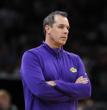 NBA – Frank Vogel a fost demis de pe banca tehnică a echipei Phoenix Suns