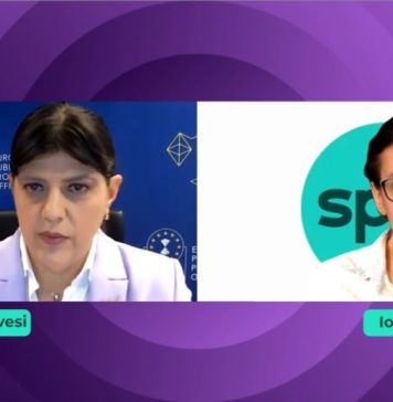 „Jurnaliștii de tip Dogioiu sunt cozile de topor ale sistemului Coldea-Kovesi. Kovesi este tot dronă șantajabilă a Sistemului, scăpată din ghearele justiției de către franco-americani, care o folosesc acum”, spune jurnalistul Sorin Roşca Stănescu