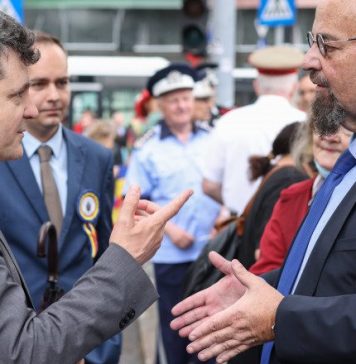 Piedone nu renunță nici în ruptul capului la candidatura pentru Primăria Capitalei și îl atacă pe Nicușor Dan: ”Deranjează, probabil, popularitatea mea, susținerea mea masivă. Un primar nu trebuie să fie matematician, să aibă 17 școli. Vorbim de Administrație”