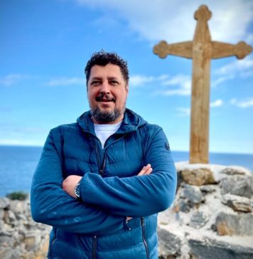 Claudiu Târziu (AUR): „Cu rîvnă în dragostea împărtășită de Hristos prin Înviere, să propovăduim pacea. Crucea, nu sabia! Crucea este antipodul sabiei. Prin cruce abandonăm ura, răzbunarea, pizmuirea în folosul binecuvîntat al iubirii și iertării”