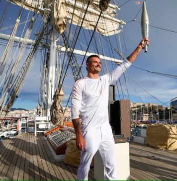 Aproximativ 610.000 de persoane au asistat la trecerea ştafetei torţei olimpice de la sosirea acesteia în Franţa