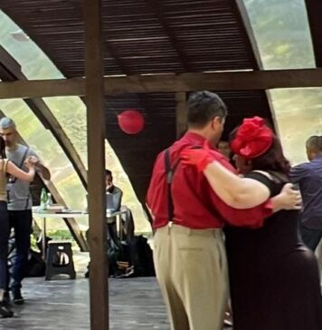 Locuitorii Sectorului 1, așteptați la un spectacol de tango, duminică, în Parcul Kiseleff