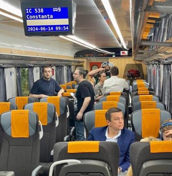 Ministrul Transporturilor, cu trenul la mare: Se poate mai repede, și în condiții decente!