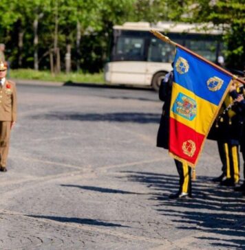 Senate President attends national flag raising public ceremony in Bucharest
