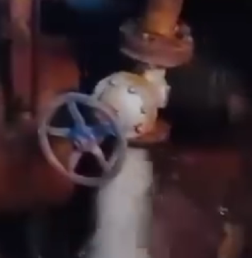 VIDEO / Cum arată conductele magistrale vechi de 30 de ani, niciodată reabilitate. N. Dan: ”Acesta este motivul pentru care se produc constant avarii”