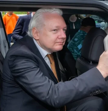 „Julian Assange a fost abandonat de către cei ce-l tocmiseră pentru dezvăluiri, n-a putut ieși din pușcărie fără “pact cu diavolul”!”, spune jurnalistul Ion Spânu