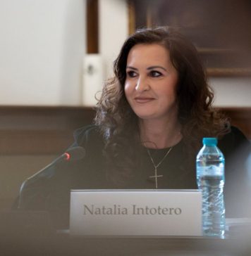 Natalia Intotero, ministrul Familiei: Copiii trebuie lăsați să fie copii și să meargă la școală, nu folosiți drept instrumente pentru a face bani în mod facil