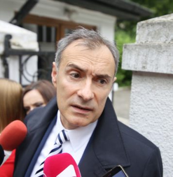 „Statul român mandatează tacit niște pseudo-intelectuali „coldiști” privați să creeze anumite „liste negre”. Acest fapt este foarte periculos pentru societatea românească!”, spune analistul economic Petrişor Peiu