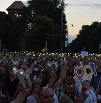 „Tinerii frumoşi şi liberi, ‘falanga’ politică a lui Coldea; Guvernul Cioloș, cu al său USR-PLUS, a fost apogeul puterii generalului SRI”, spune istoricul Marius Oprea