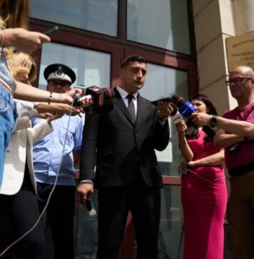 AUR’s Simion comes to Prosecutor General’s Office to speed up computer searches or for return of goods