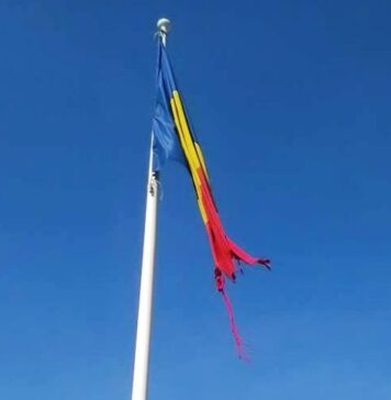 „Paralizia în societatea românească se instalează încet dar sigur în toate instituțiile statului, de la președintele ultra-absent în jos; Ne încadrăm tot mai mult în profeția ziaristei polono-americane Anna Applebaum, care a avertizat de mult că o țară poate deveni literalmente neguvernabilă în urma declanșării și extinderii de conflicte interne care duc la dezbinare între instituțiile statului și între cetățeni”, spune jurnalistul Bogdan Tiberiu Iacob