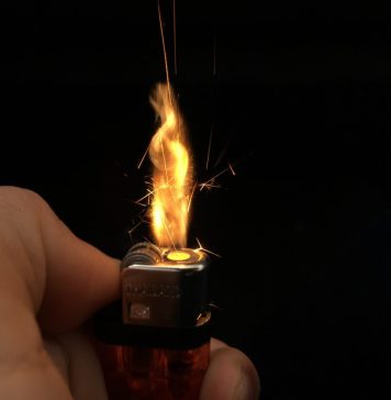 Un bărbat a încercat să-și dea foc în fața Ambasadei Israelului de la București