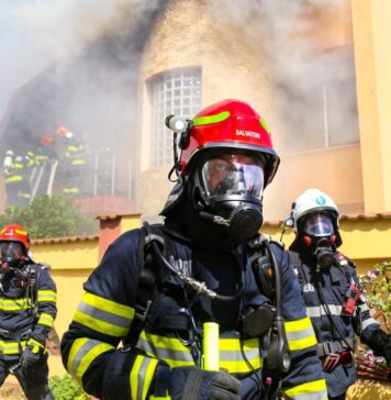 Incendiu la mai multe case din Sectorul 2. Pompierii nu au putut ajunge la hidranți