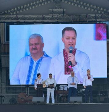 Departamentul pentru Relația cu Republica Moldova, prezent prin secretarul de stat Adrian Dupu la sărbătorirea portului popular și a performanțelor celor mai buni studenți, la Universitatea de Stat din Moldova(USM)