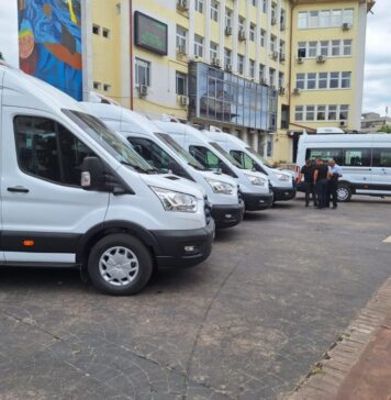 Cosmin Mihai Popescu, președintele CJ Gorj: Au ajuns în Gorj încă 5 microbuze electrice, achiziționate în cadrul proiectului „Microbuze electrice pentru elevii Județului Gorj”