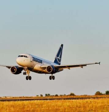 Despăgubiri pentru pasagerii afectați de greva de la TAROM/ ANPC: Trebuie să se adreseze companiei prin email