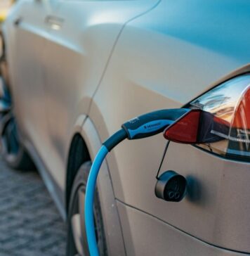 Cum să nu fii înșelat când cumperi un vehicul electric la mâna a doua