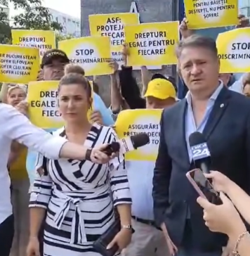 Antonio Andrușceac (AUR): Mulțumesc tuturor colegilor care au participat la protestul impotriva majorării nejustificate si abuzive a tarifelor la RCA pentru posesorii de autoturisme din Bucuresti și Ilfov