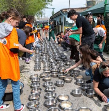 Ciprian Muntele va găti, sâmbătă, 6 iulie, pentru cei aproape 500 de câini ai Adăpostului Speranța