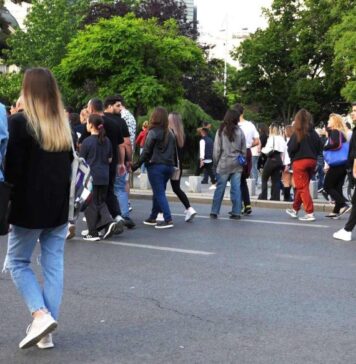 Canicula anulează programul artistic din cadrul proiectului „Străzi Deschise”. Pe 13 și 14 iulie se vor instaura doar zonele pietonale